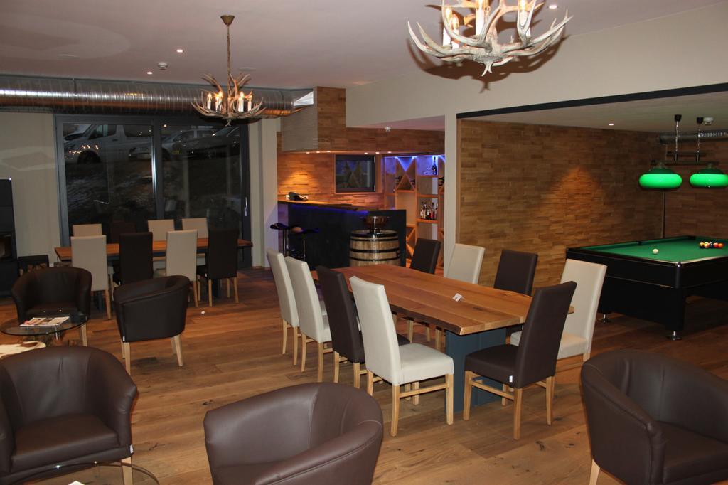 Hotel Restaurant Zur Alten Gasse Bellwald Esterno foto